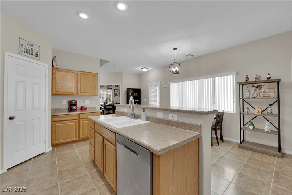 8873 Happy Stream, Las Vegas, NV 89143