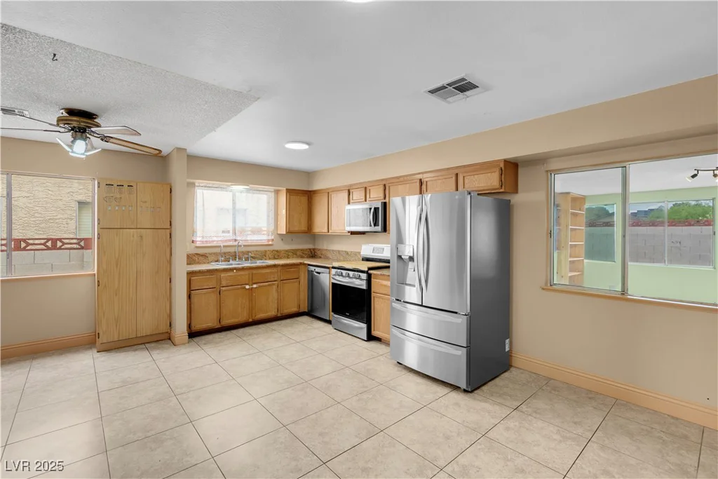 8024 Hackberry, Las Vegas, NV 89123