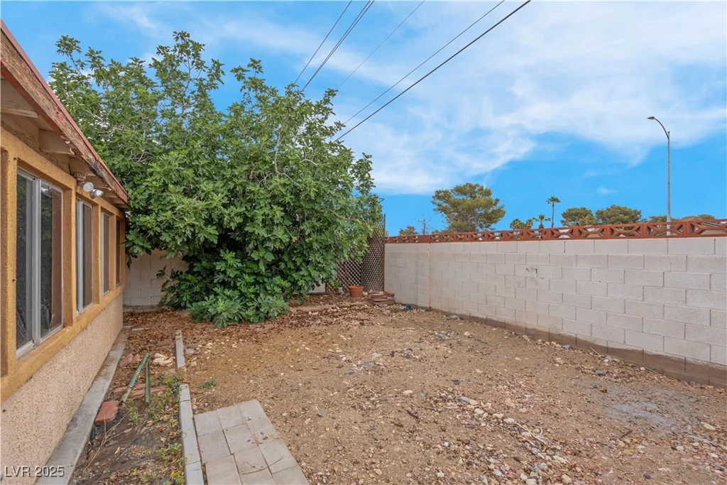 8024 Hackberry, Las Vegas, NV 89123