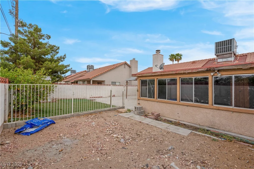 8024 Hackberry, Las Vegas, NV 89123