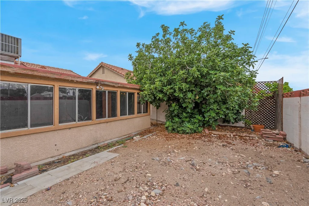 8024 Hackberry, Las Vegas, NV 89123