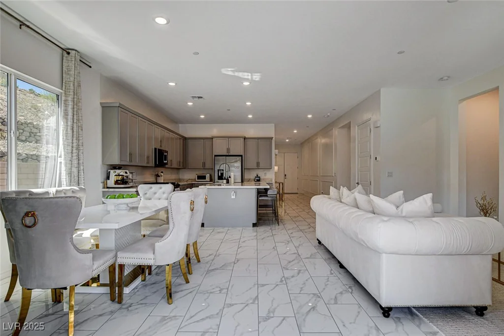 21 Reverie Heights, Henderson, NV 89011