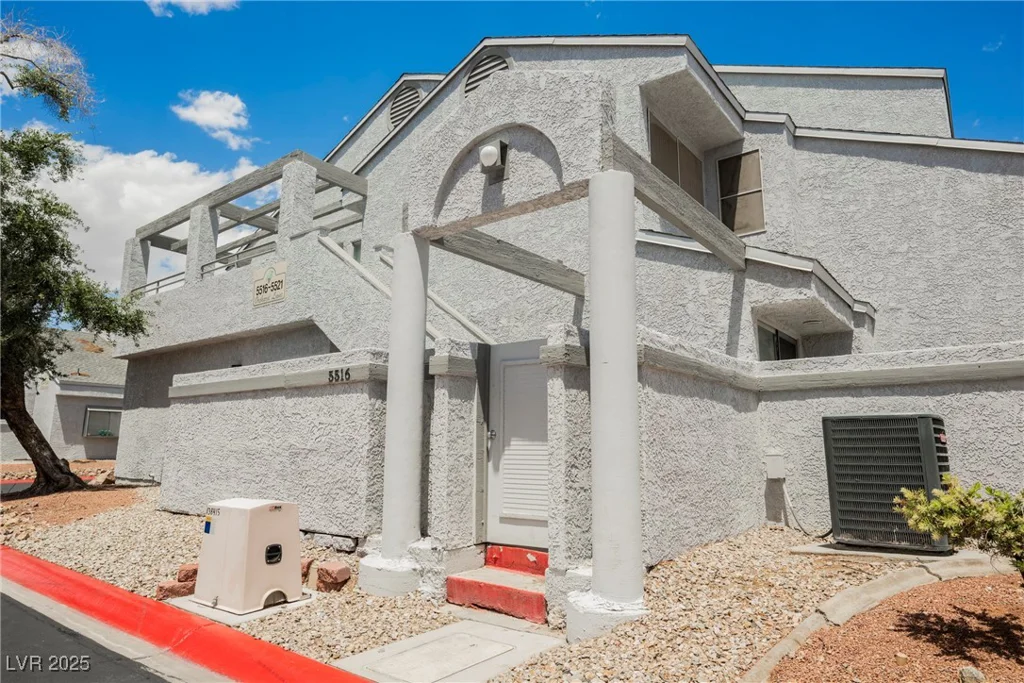 5516 Orchard, Las Vegas, NV 89110