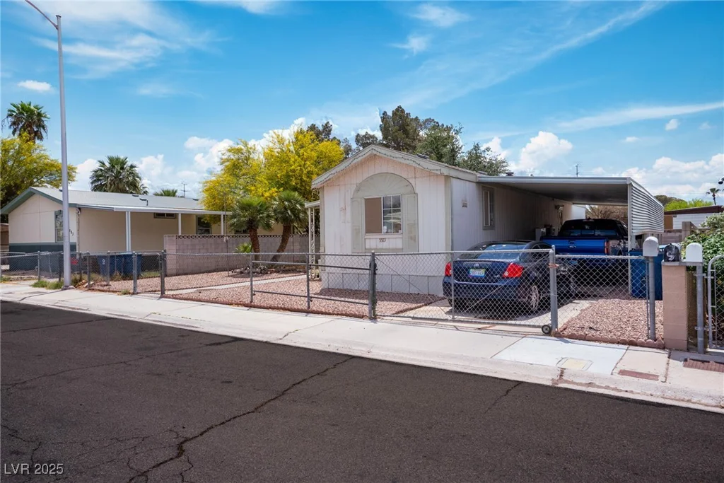 5573 Tahoe, Las Vegas, NV 89142