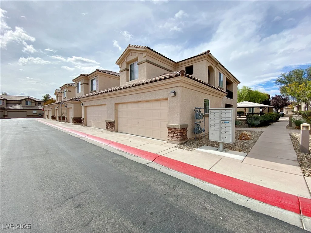 6635 Flaminian, North Las Vegas, NV 89084