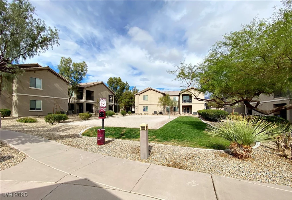 6635 Flaminian, North Las Vegas, NV 89084