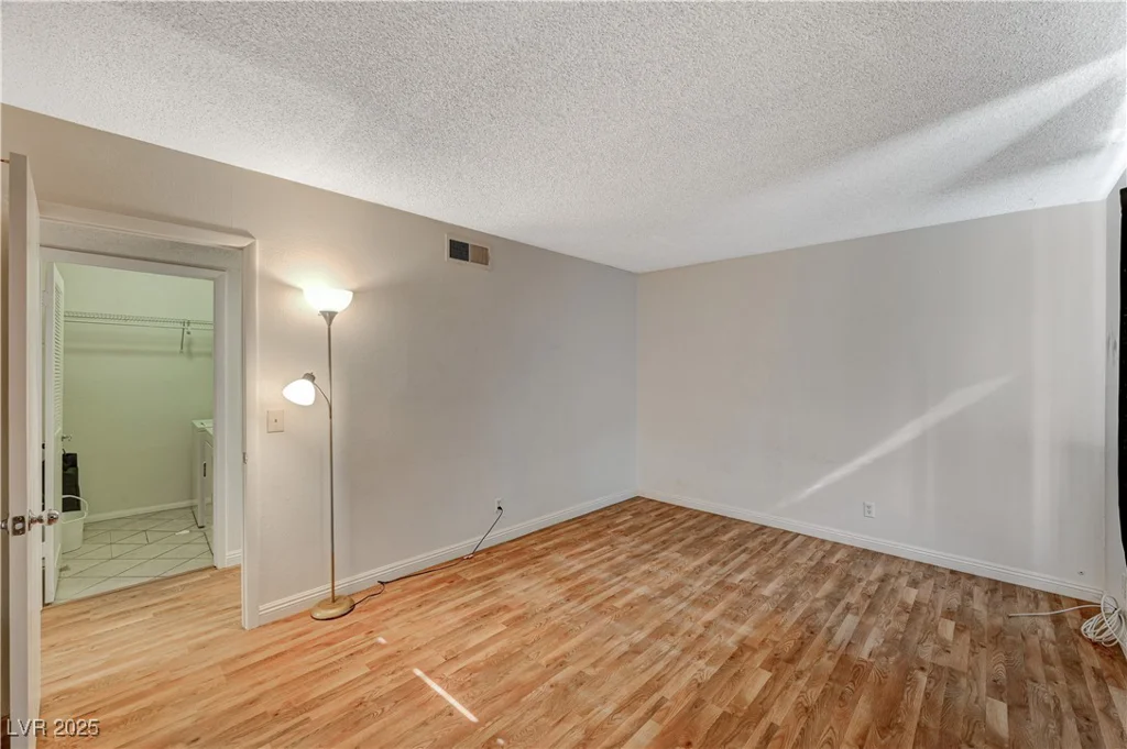 3642 Haverhill, Las Vegas, NV 89121
