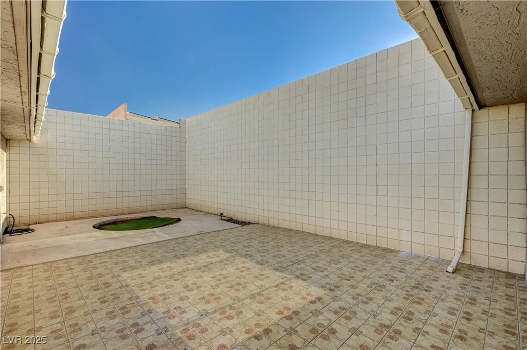 3642 Haverhill, Las Vegas, NV 89121