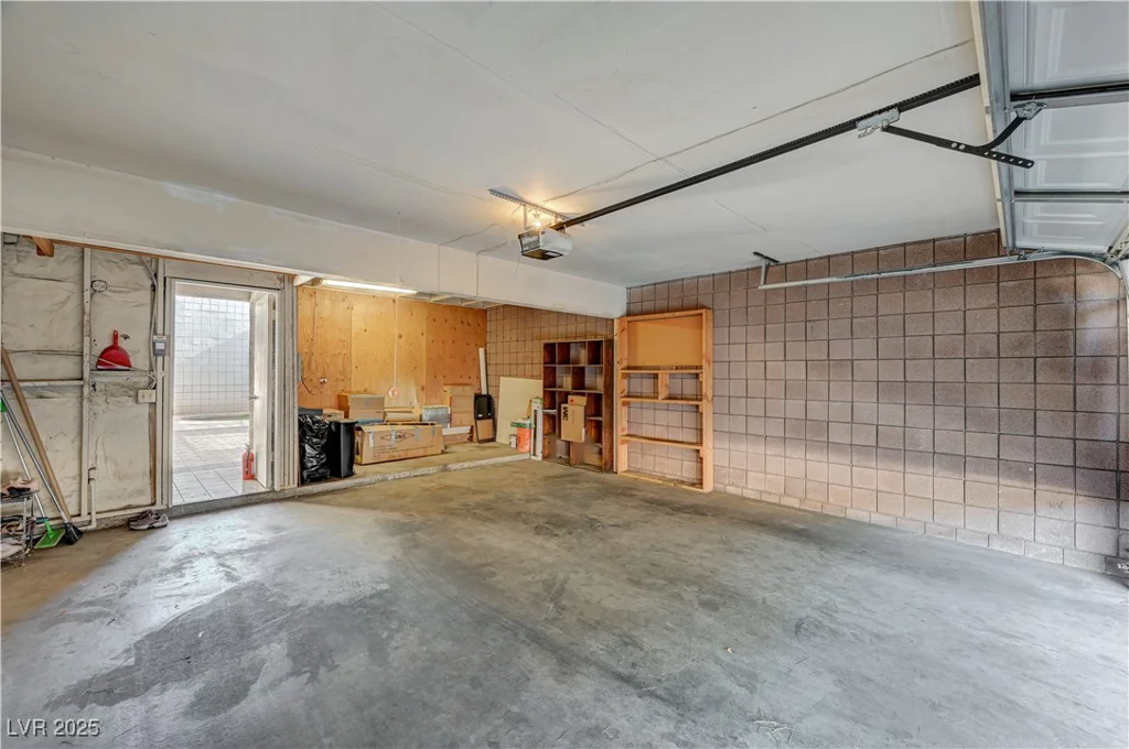3642 Haverhill, Las Vegas, NV 89121