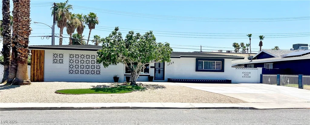 2135 Sombrero, Las Vegas, NV 89169