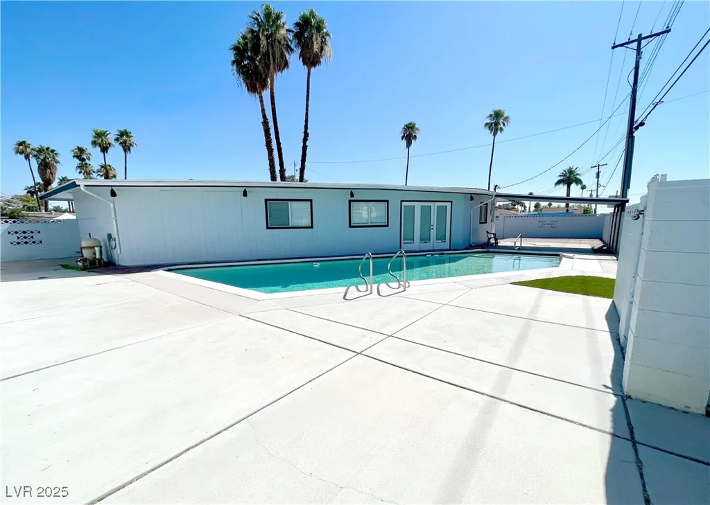 2135 Sombrero, Las Vegas, NV 89169