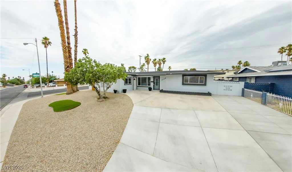 2135 Sombrero, Las Vegas, NV 89169