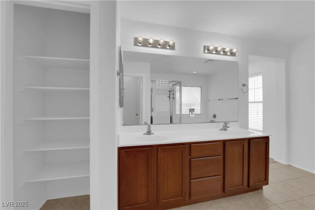 5960 Addy, North Las Vegas, NV 89081