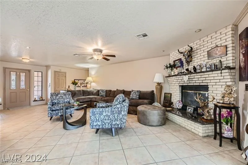 5202 Willis, North Las Vegas, NV 89031