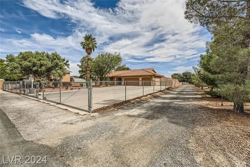 5202 Willis, North Las Vegas, NV 89031