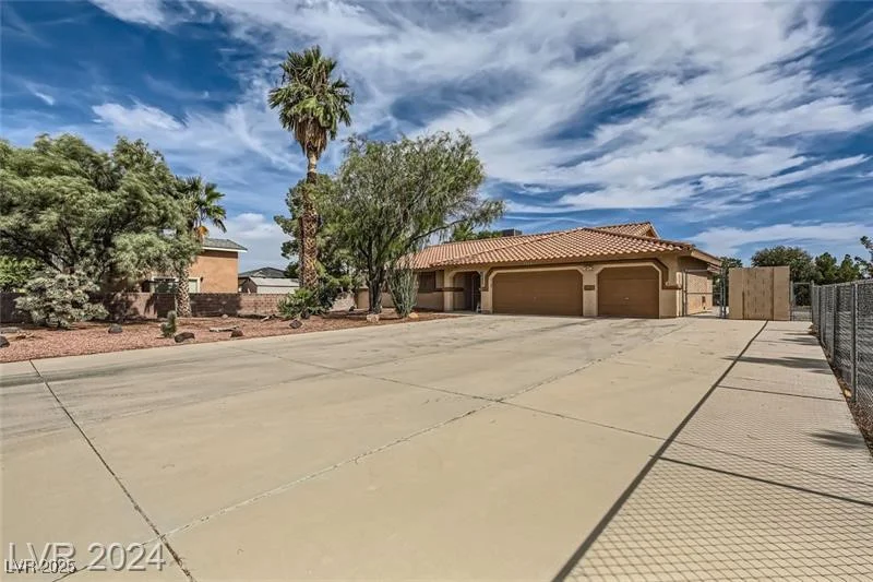 5202 Willis, North Las Vegas, NV 89031