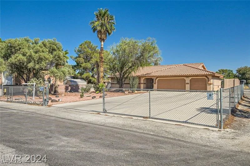 5202 Willis, North Las Vegas, NV 89031