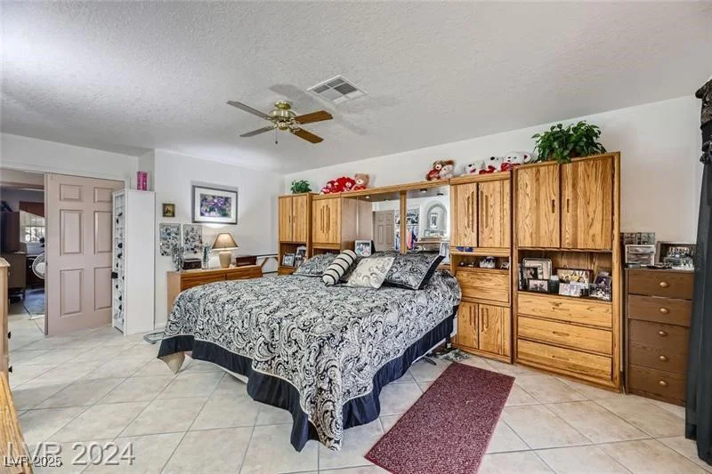 5202 Willis, North Las Vegas, NV 89031