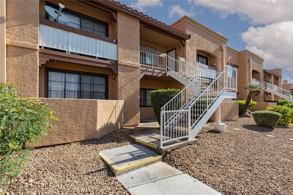 5114 Jones, Las Vegas, NV 89118
