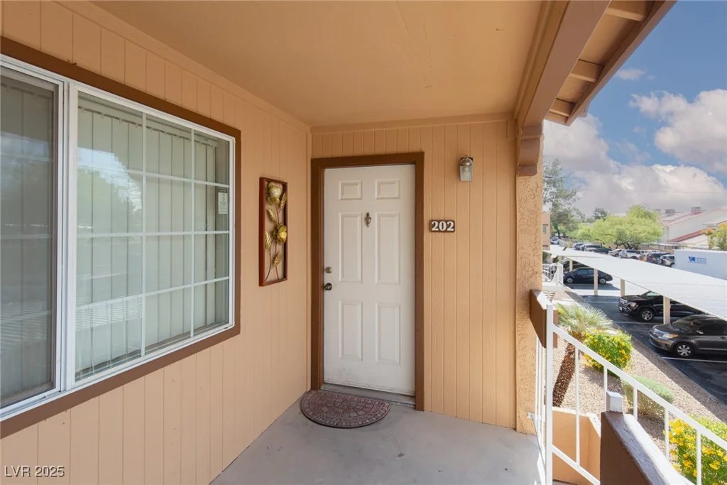 5114 Jones, Las Vegas, NV 89118