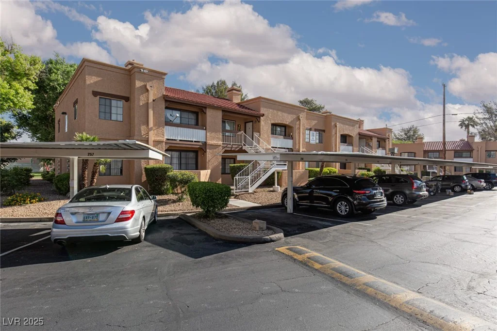 5114 Jones, Las Vegas, NV 89118