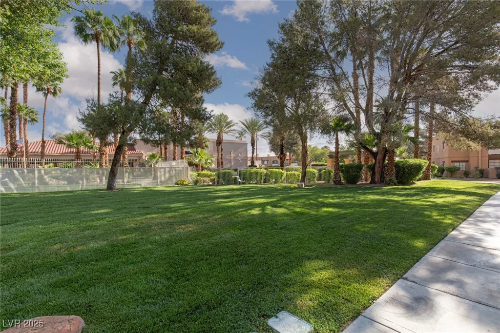 5114 Jones, Las Vegas, NV 89118