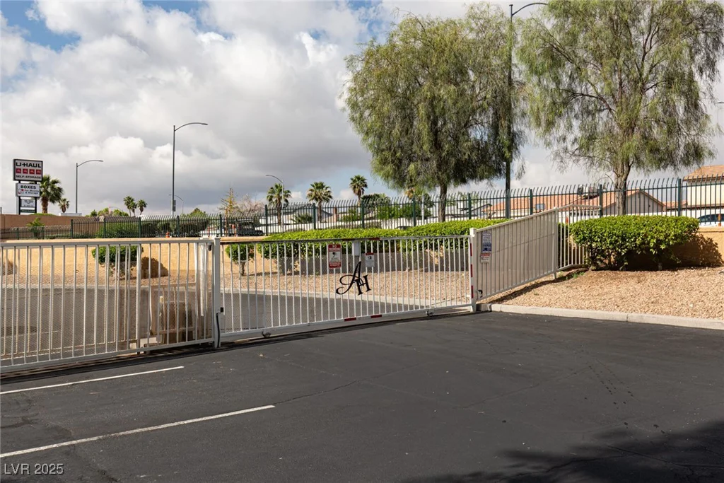 5114 Jones, Las Vegas, NV 89118