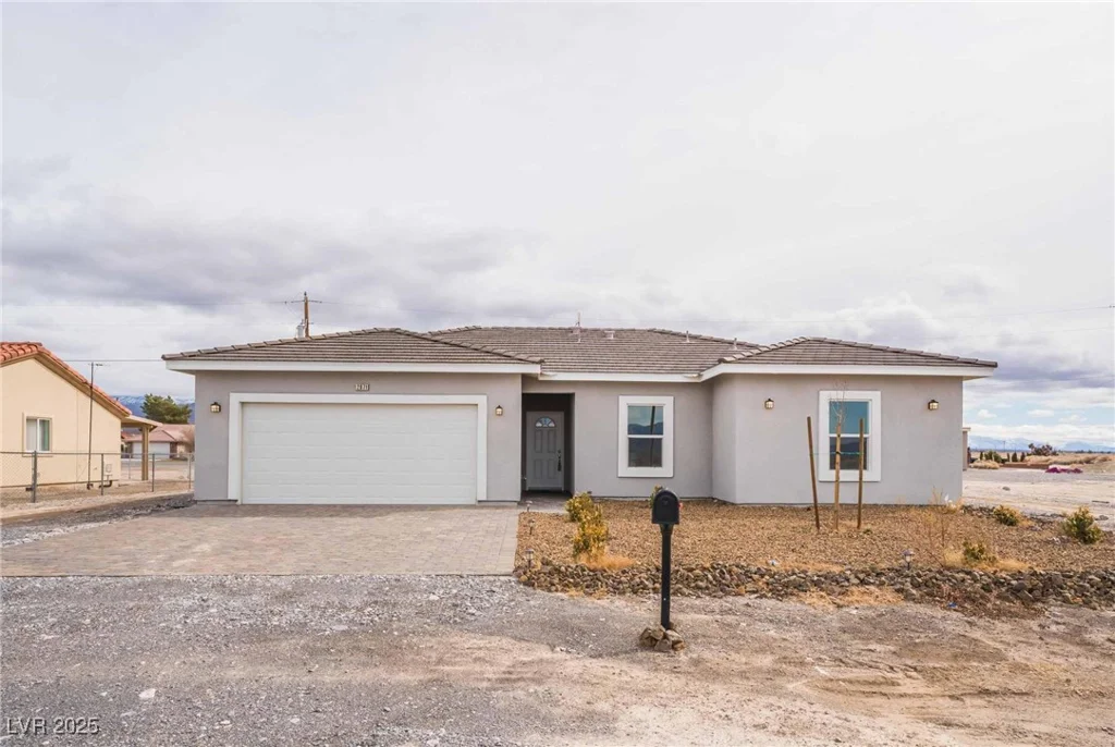 2071 Idaho, Pahrump, NV 89048