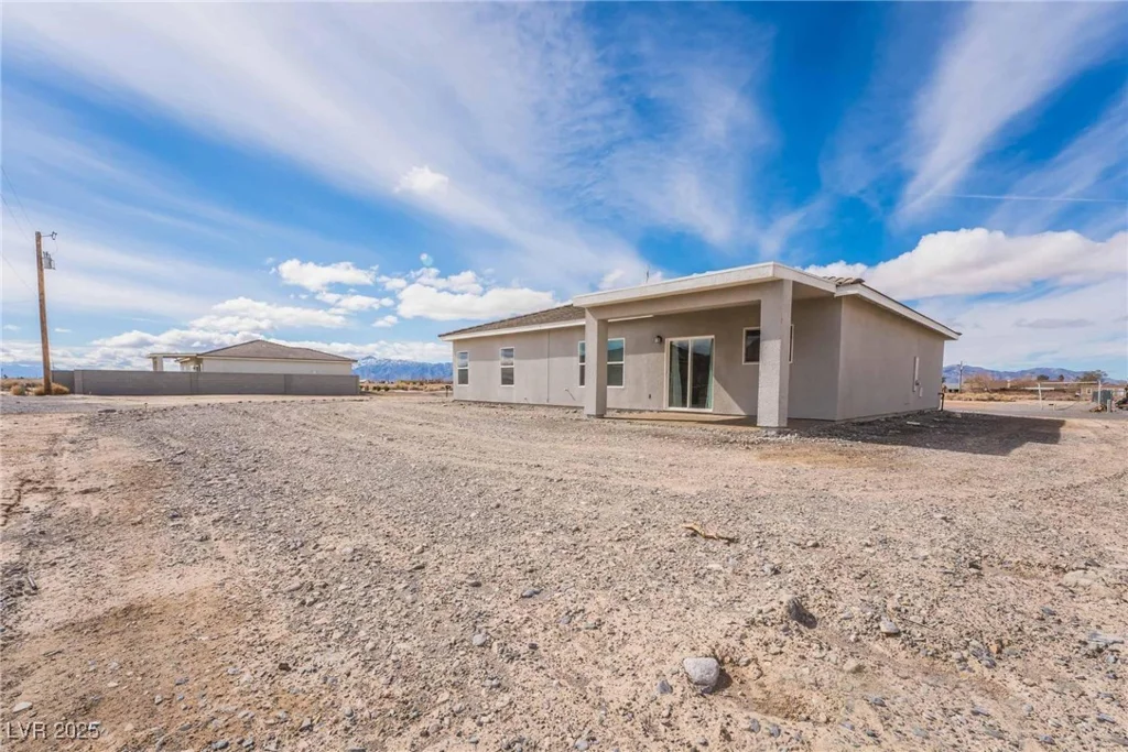 2071 Idaho, Pahrump, NV 89048