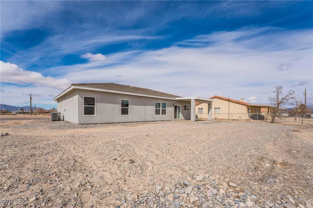 2071 Idaho, Pahrump, NV 89048
