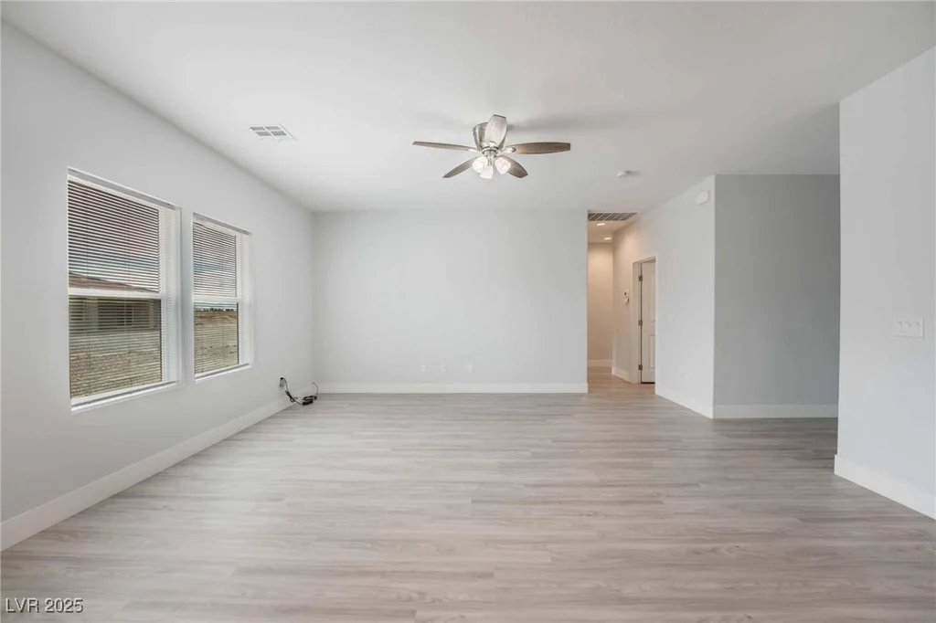 2071 Idaho, Pahrump, NV 89048