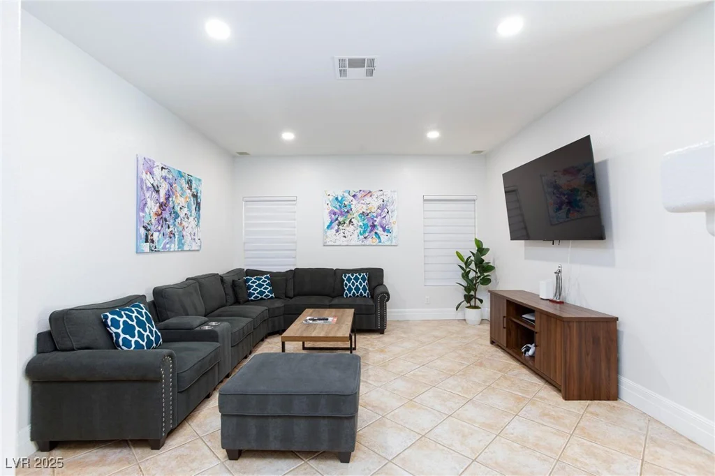 1246 Gary, Las Vegas, NV 89123