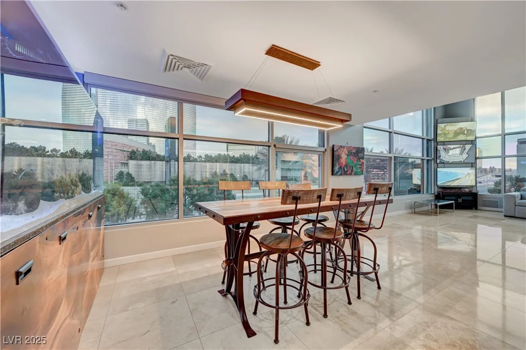 4515 Dean Martin, Las Vegas, NV 89103