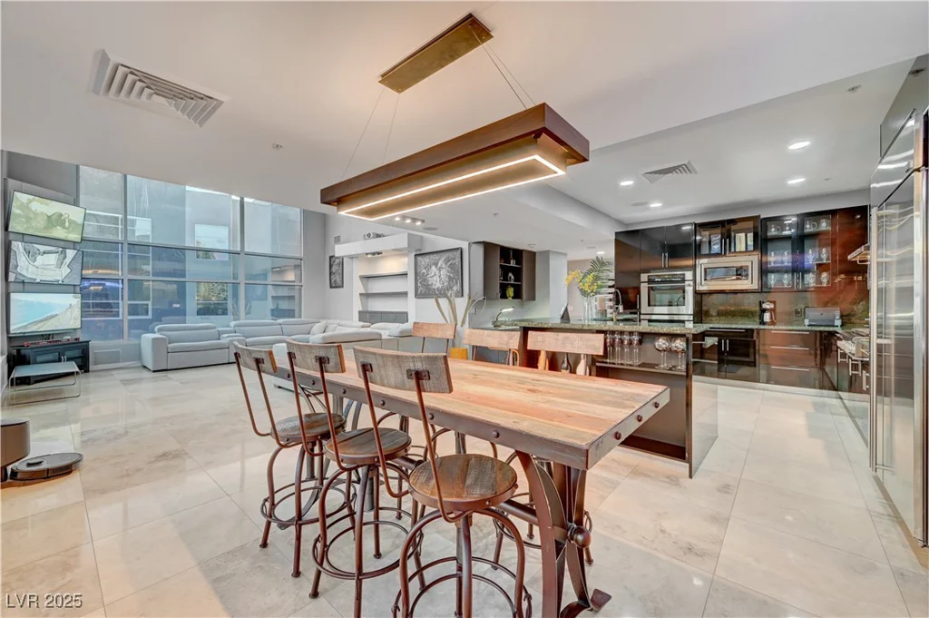 4515 Dean Martin, Las Vegas, NV 89103