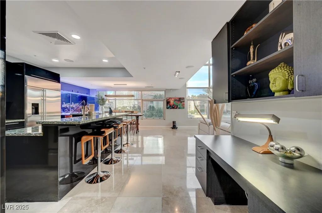 4515 Dean Martin, Las Vegas, NV 89103