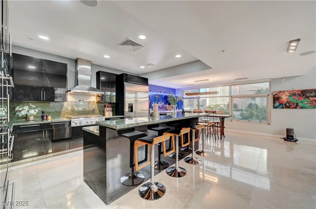 4515 Dean Martin, Las Vegas, NV 89103