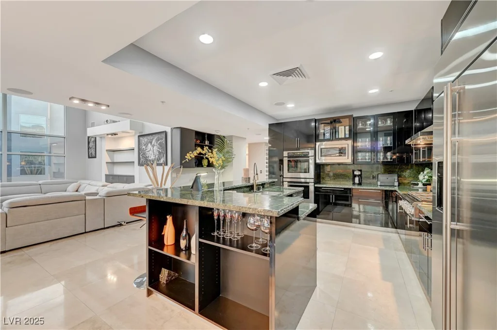 4515 Dean Martin, Las Vegas, NV 89103