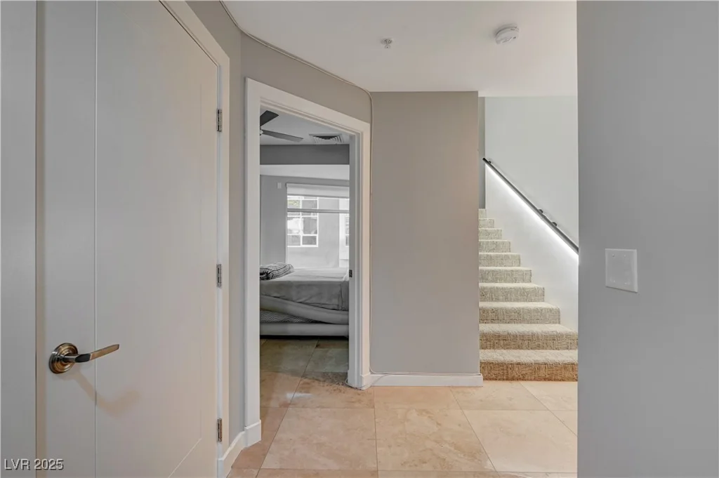 4515 Dean Martin, Las Vegas, NV 89103