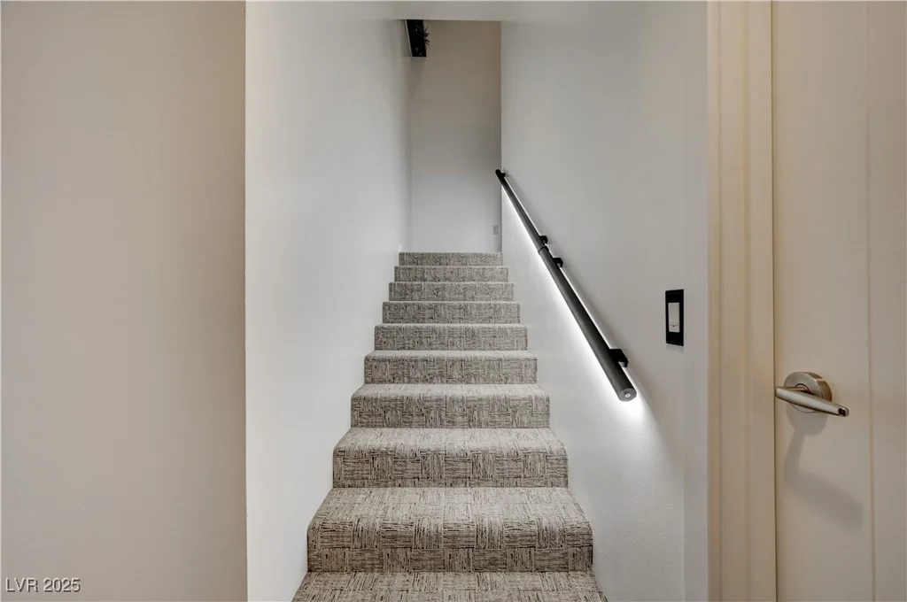 4515 Dean Martin, Las Vegas, NV 89103