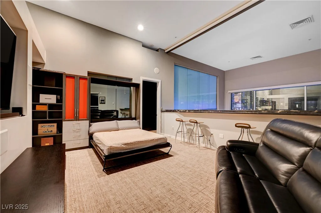 4515 Dean Martin, Las Vegas, NV 89103