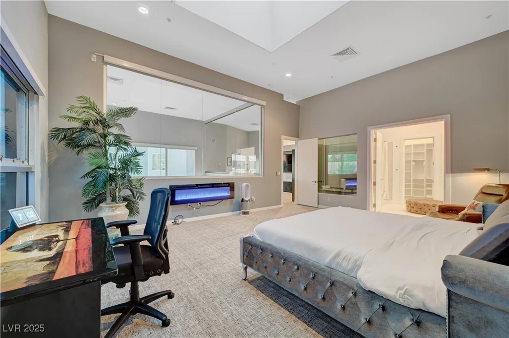 4515 Dean Martin, Las Vegas, NV 89103