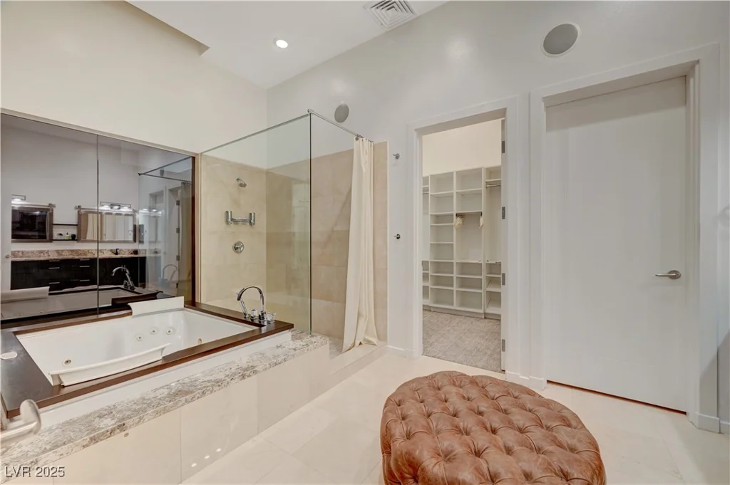 4515 Dean Martin, Las Vegas, NV 89103