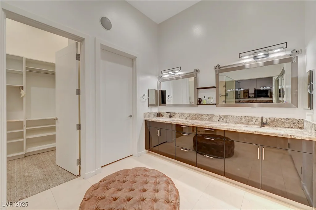 4515 Dean Martin, Las Vegas, NV 89103