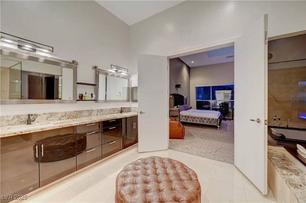 4515 Dean Martin, Las Vegas, NV 89103