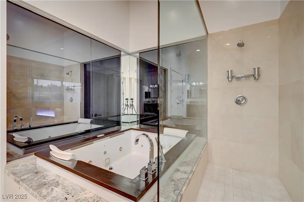 4515 Dean Martin, Las Vegas, NV 89103
