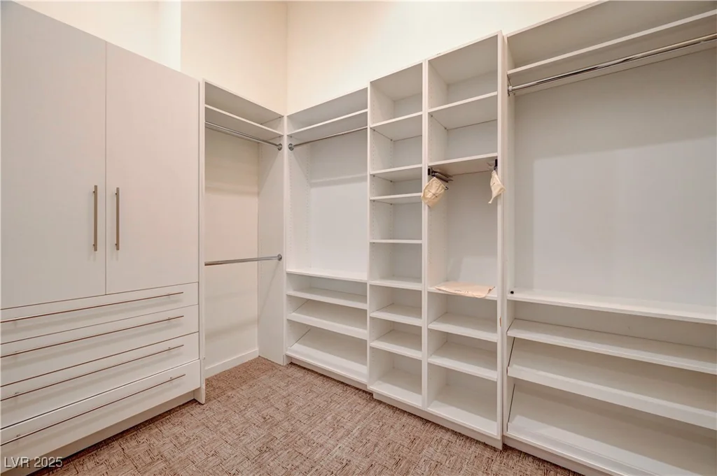4515 Dean Martin, Las Vegas, NV 89103