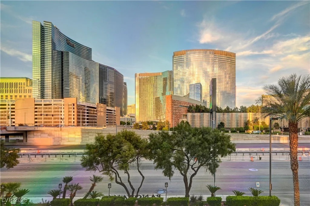 4515 Dean Martin, Las Vegas, NV 89103