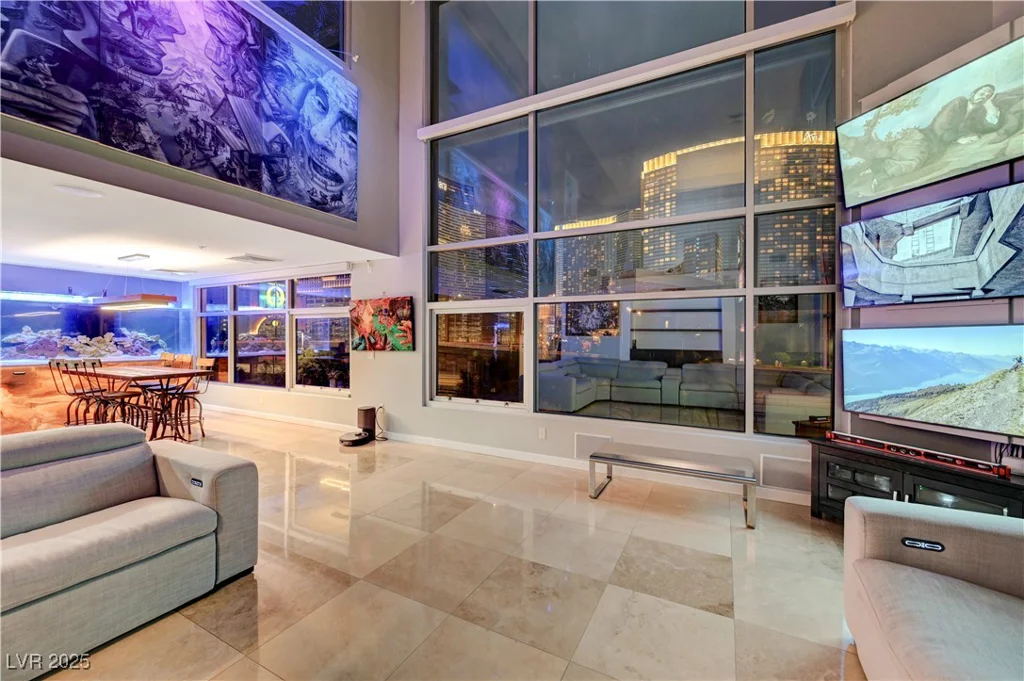 4515 Dean Martin, Las Vegas, NV 89103