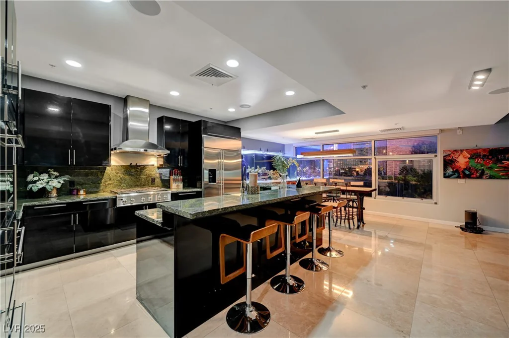4515 Dean Martin, Las Vegas, NV 89103