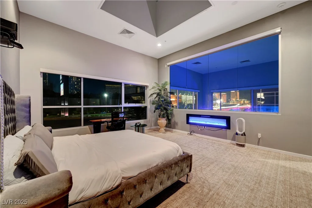 4515 Dean Martin, Las Vegas, NV 89103